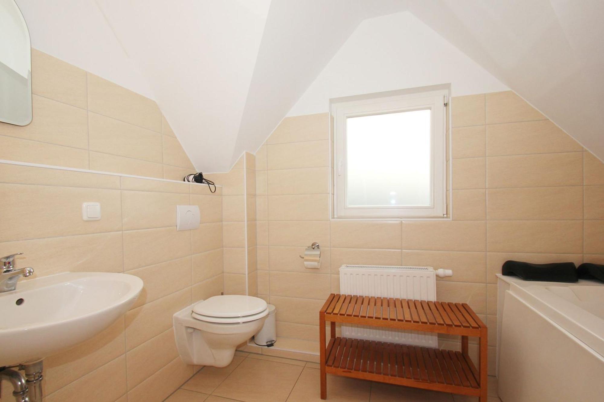 Ferienhaus Wellenlaeufer Haus - Sauna, Terrasse, Garten Glowe Eksteriør billede